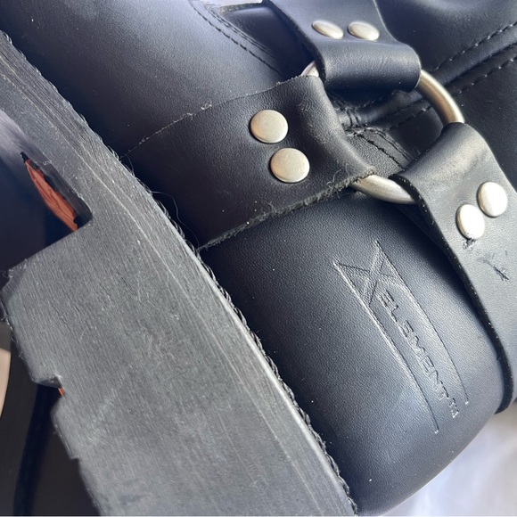 XElement - Picture 4 of 11